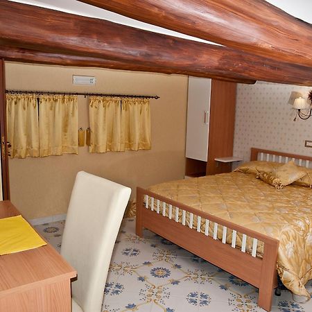 Olimpo Degli Dei Bed & Breakfast Napoli Eksteriør bilde